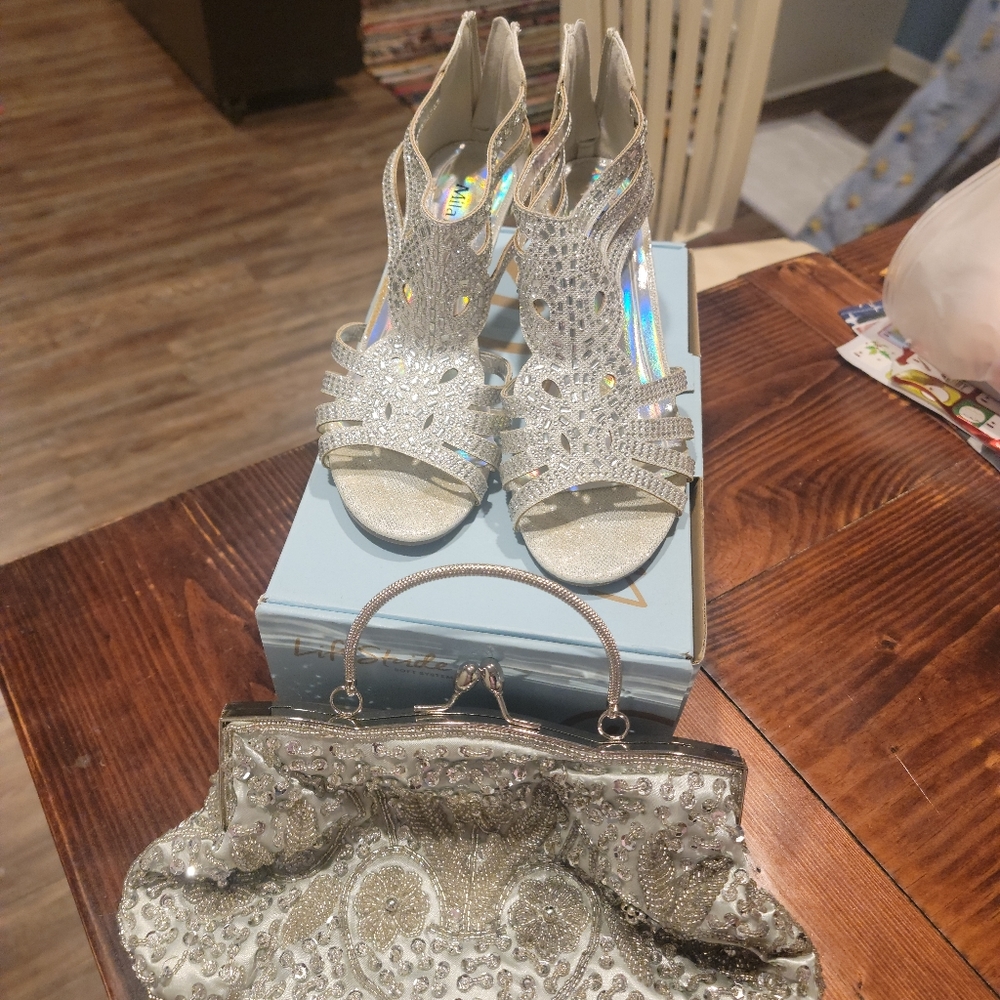 Pumps with matching purse